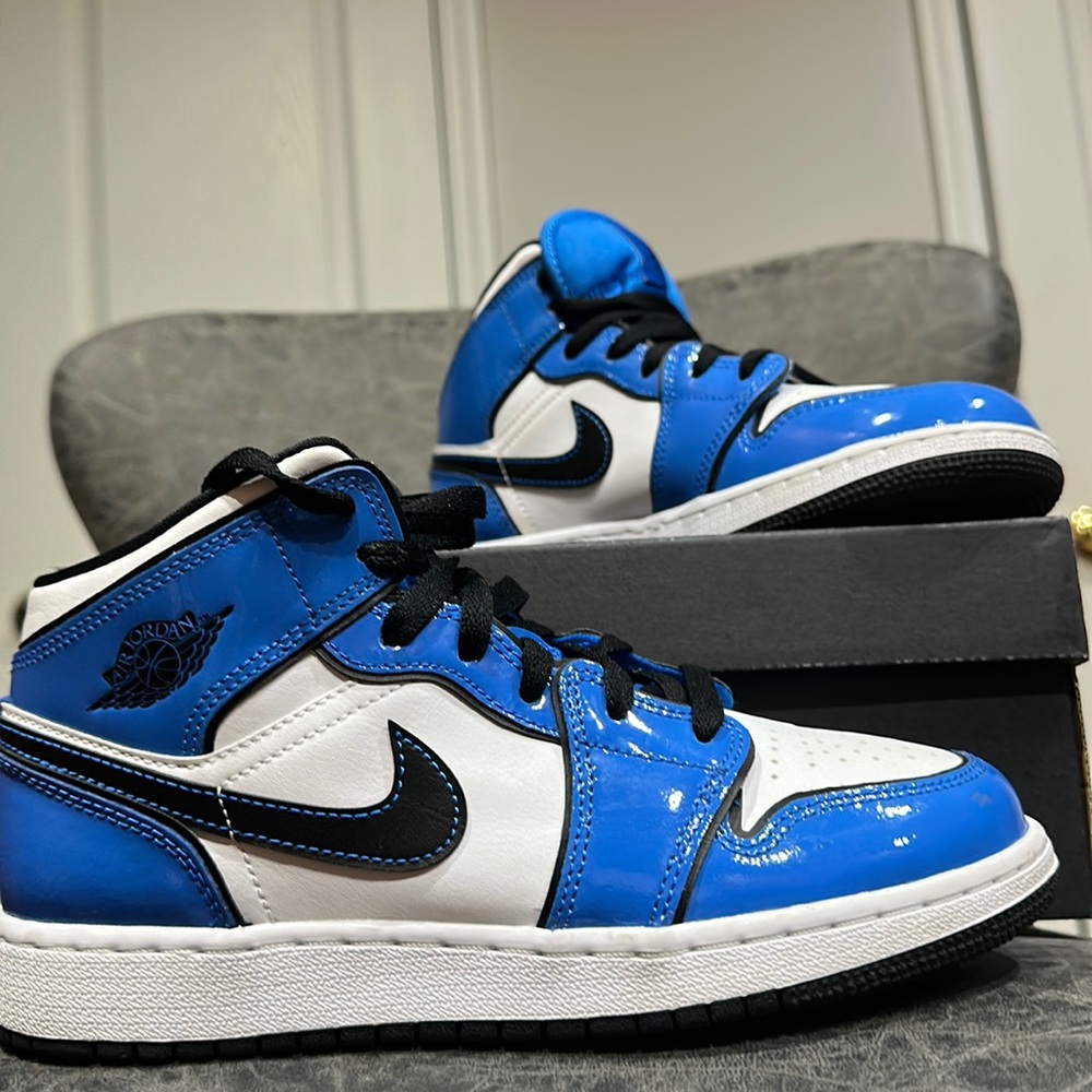 AJ1 signal blue 5.5 GS